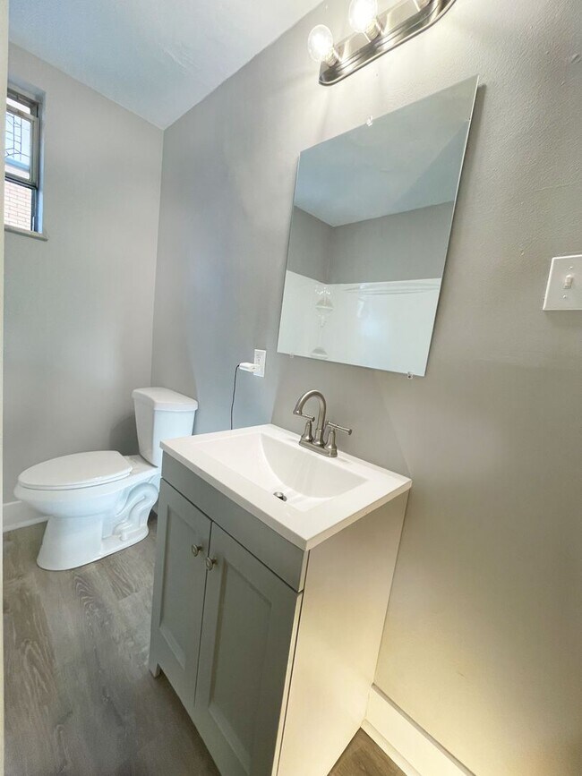 Building Photo - 62 N Bryant Ave