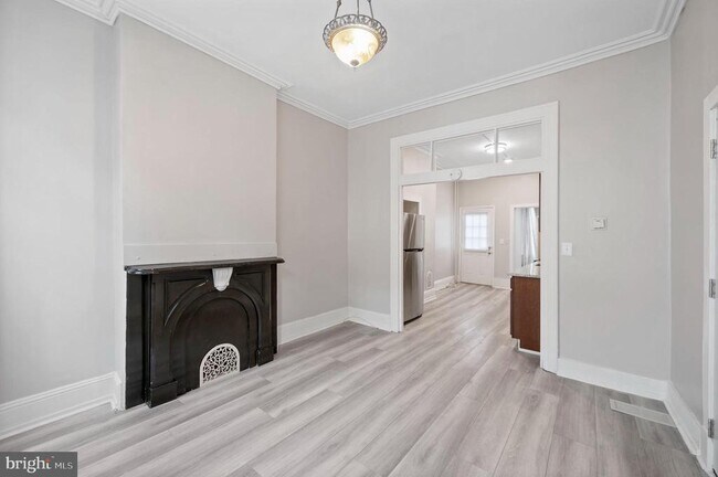 Building Photo - 2304 Catharine St