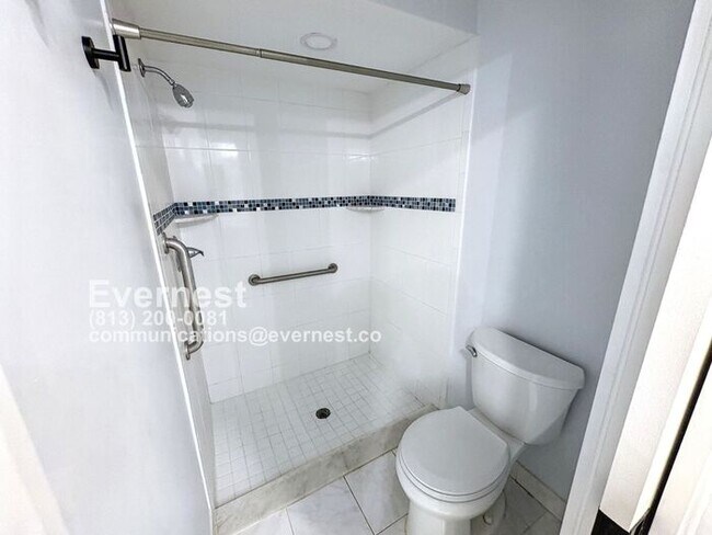 Building Photo - 3-Bedroom/2-Bath Home with Fenced Yard & Private Pool/ Available Soon!