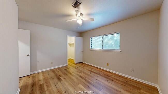 Building Photo - 2807 Longmire Dr
