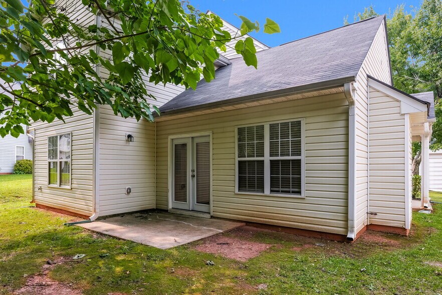 Building Photo - 4265 Wesley Hall Dr
