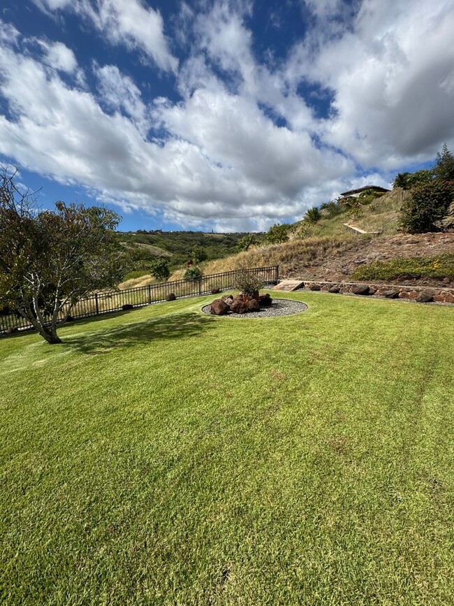 Building Photo - Beautiful 3-Bedroom & 3-Bathroom (Kapolei,...