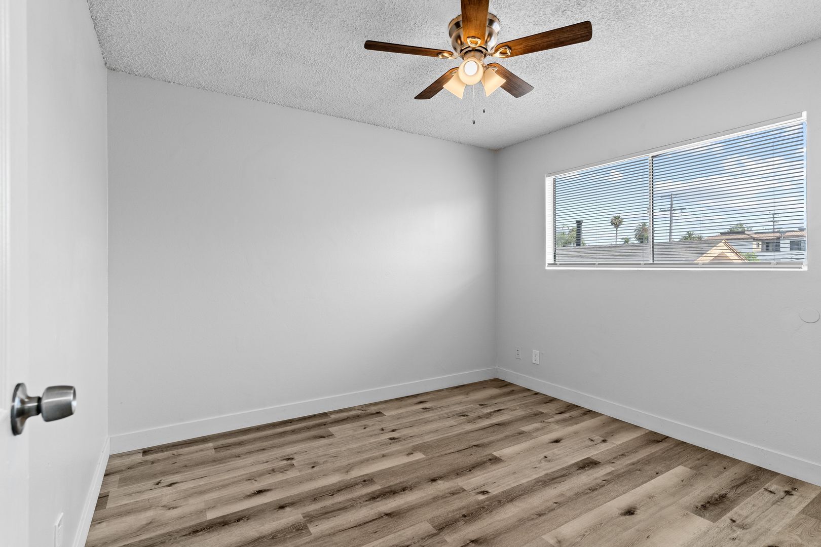 Building Photo - 1050 Gaviota Ave