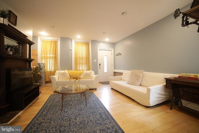 Building Photo - 908 New Market St