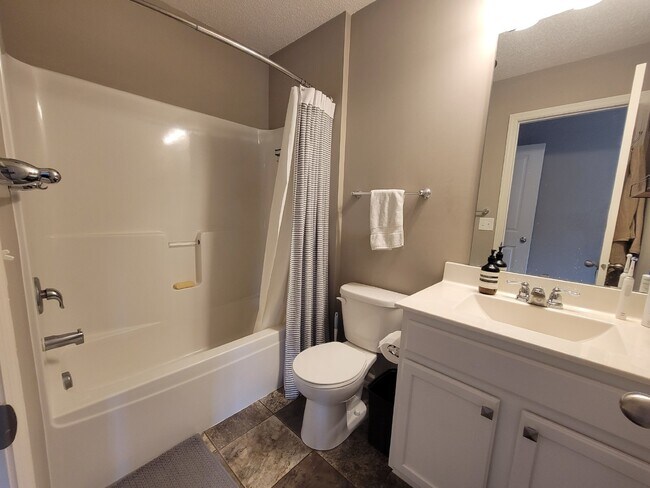 Building Photo - Furnished- Short term lease - Townhome in ...