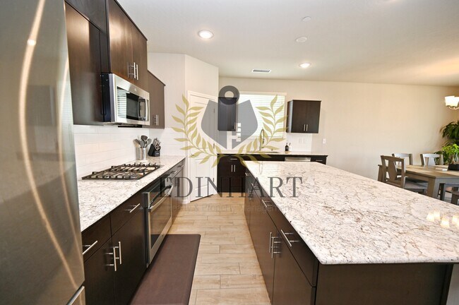 Building Photo - 502 Traverse Dr S