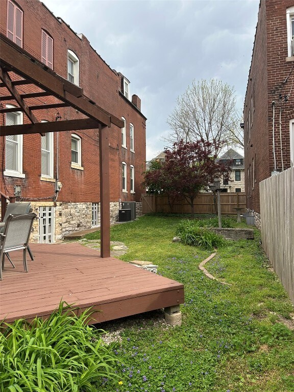 Building Photo - 4560 Gibson Ave
