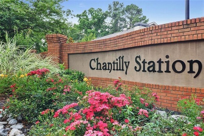 Building Photo - 1538 Chantilly Dr NE