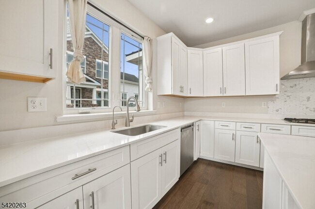 Building Photo - 25 Stone Ct