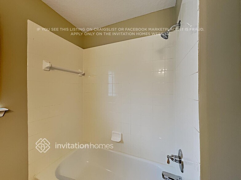 Building Photo - 3538 Old Village Dr