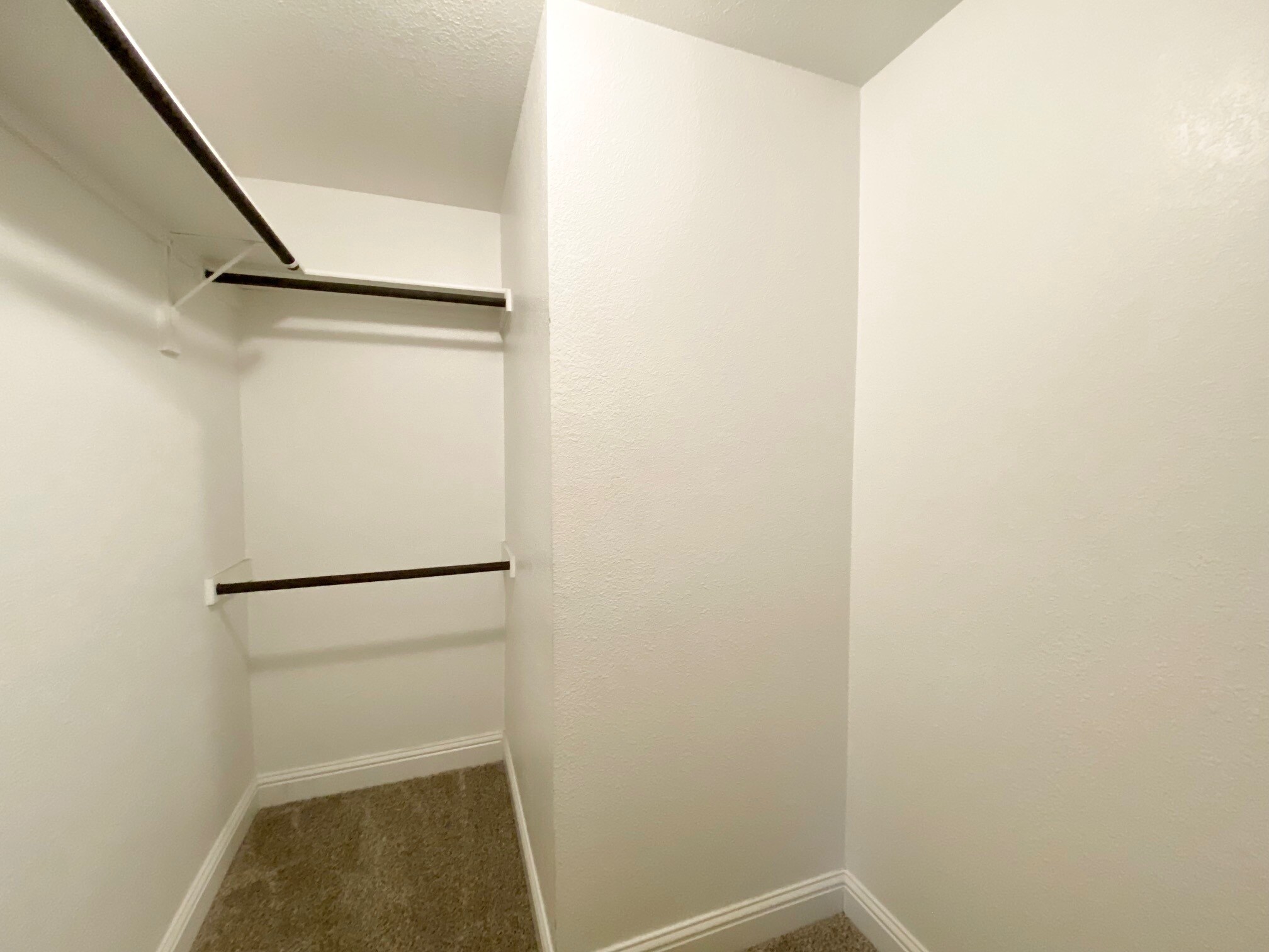 Building Photo - 2752 Waters Edge Dr