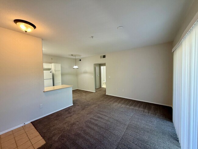 Building Photo - lowest price rental in henderson