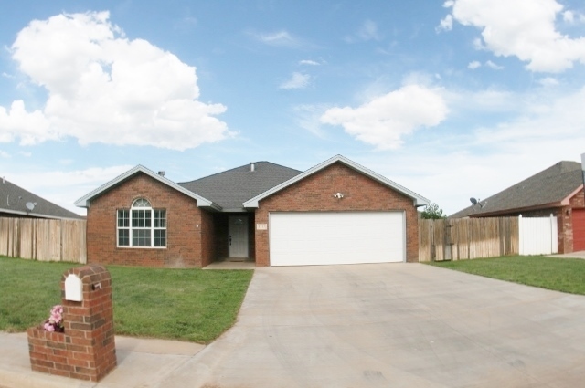 Open Floor Plan, Fruit Trees, Pets Allowed - Open Floor Plan,  Fruit Trees, Pets Allowed