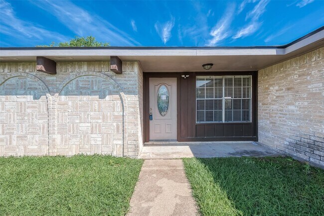 Building Photo - 19510 Westhaven Dr