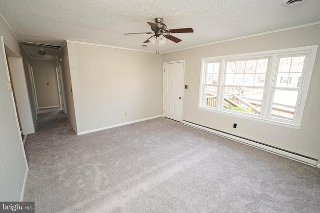 Building Photo - 115 Ridgefield Ln