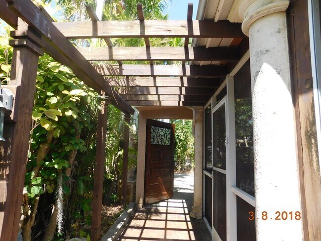 Building Photo - 6608 SW 65th St