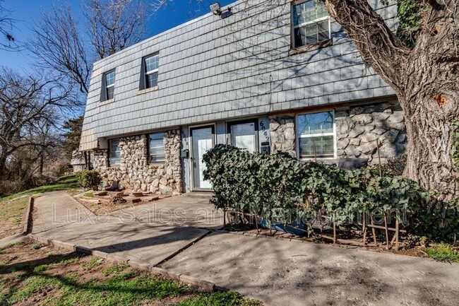 Building Photo - 6048 NW Expressway