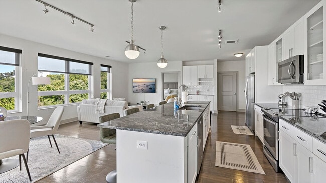 Building Photo - 7370 Montcalm Dr