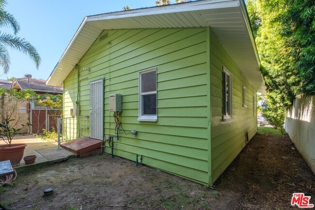 Building Photo - 546 San Juan Ave