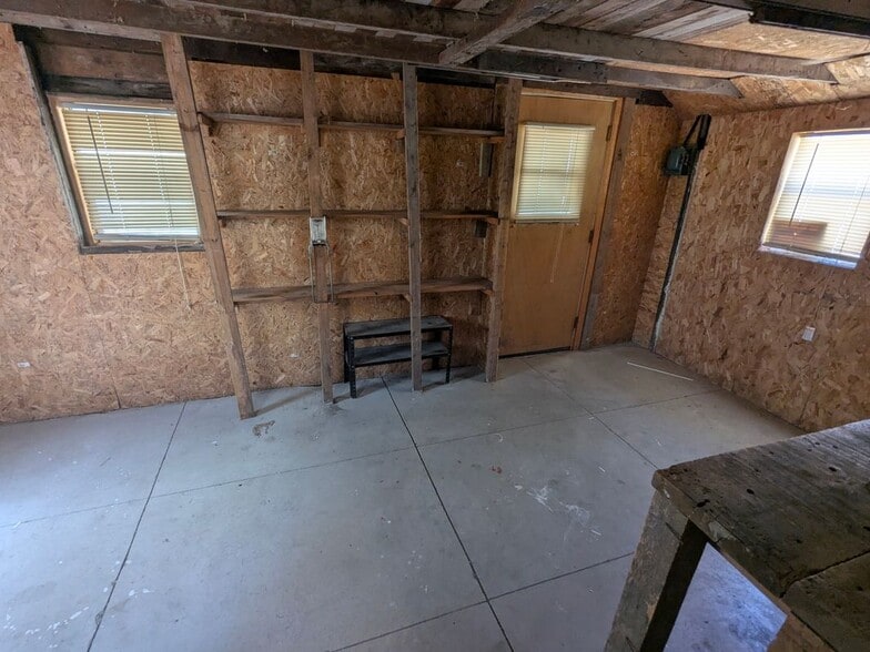 Building Photo - 22085 586 Ave