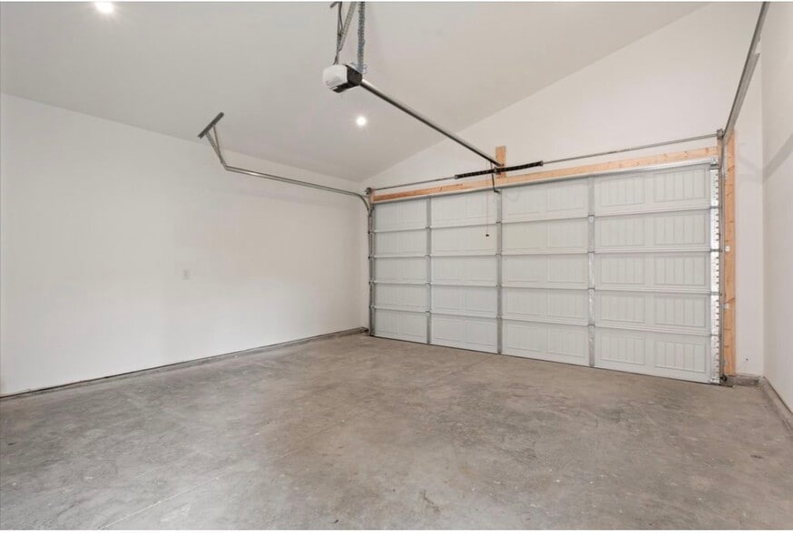Building Photo - 151 Fain St