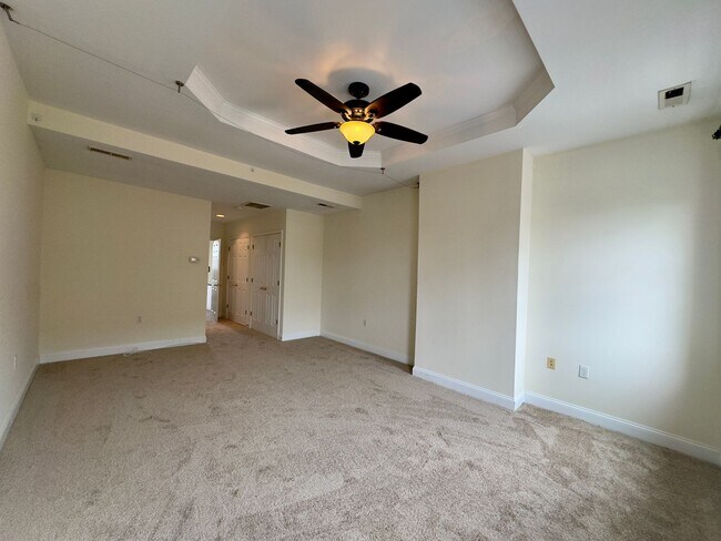 Building Photo - Inviting 3-Bedroom Single Family Townhome ...