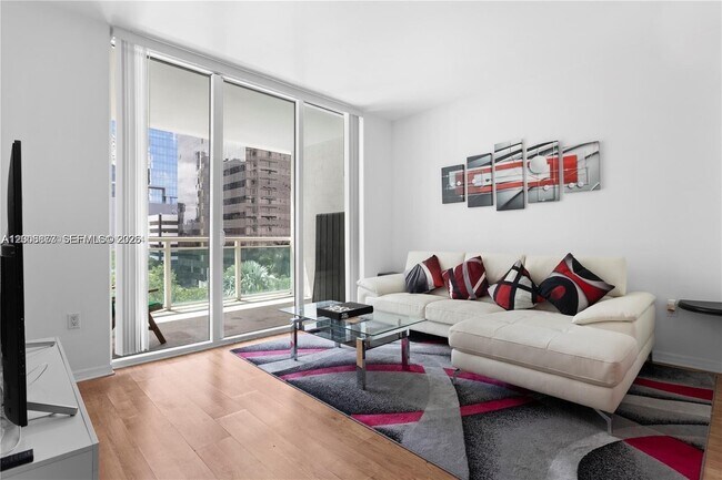 Building Photo - 950 Brickell Bay Dr