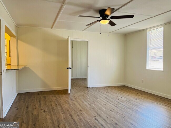 Building Photo - 1405 Austin St