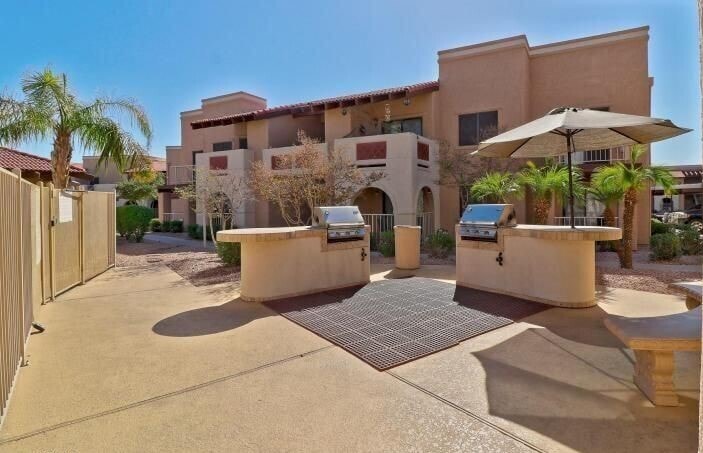 Furnished, ground floor, 2-bedroom condo with assigned covered parking.Pool,Spa,Tennis, Gym. - 5757 W Eugie Ave