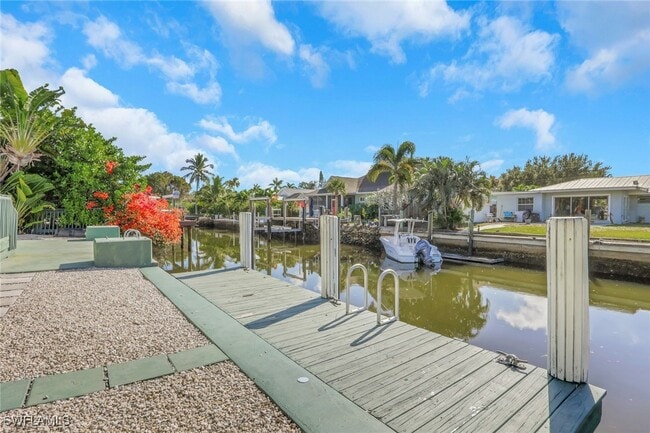 Building Photo - 2700 Gulfview Dr