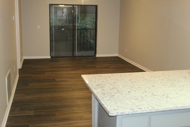 Building Photo - 1007 Windsong Cir