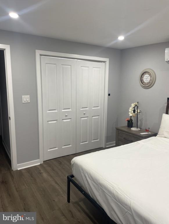 Building Photo - 4087 Lancaster Ave