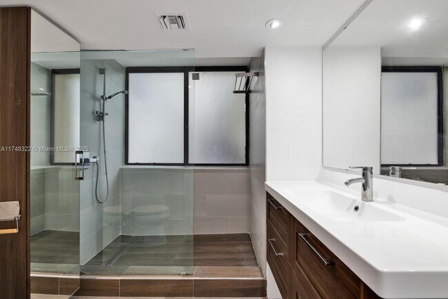 Building Photo - 7751 NE Bayshore Ct