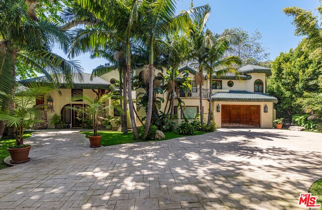 Building Photo - 6405 Bonsall Dr