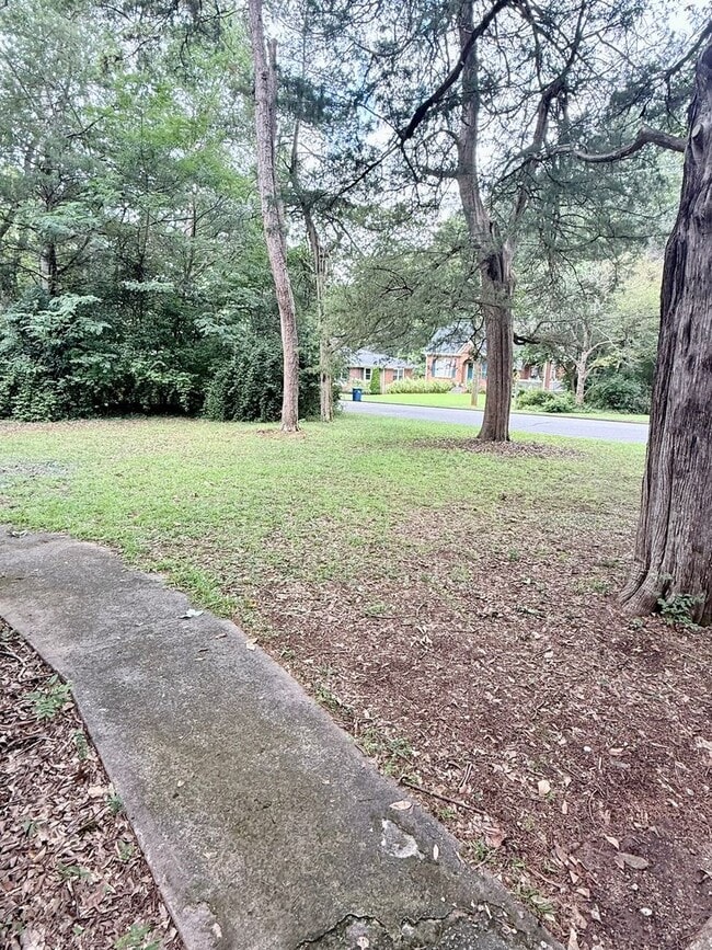 Building Photo - 245 Milledge Heights