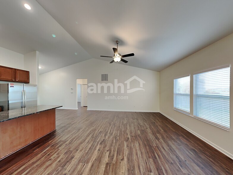 Building Photo - 337 Karst Cir