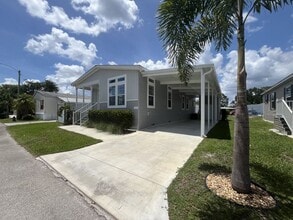 Building Photo - 535 Zebra Dr