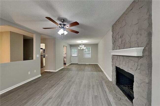 Building Photo - 214 Brookside Dr