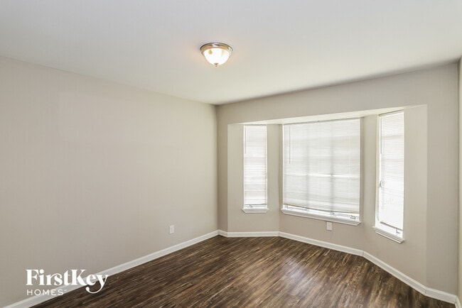 Building Photo - 4908 Meadowlark St