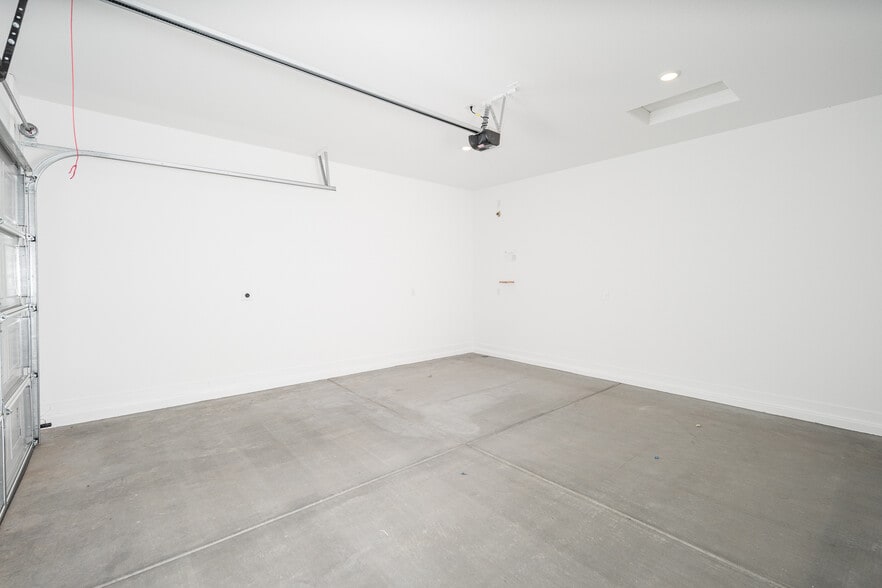 Building Photo - 3264 W Peak View Rd