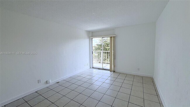 Building Photo - 4550 NW 9th St