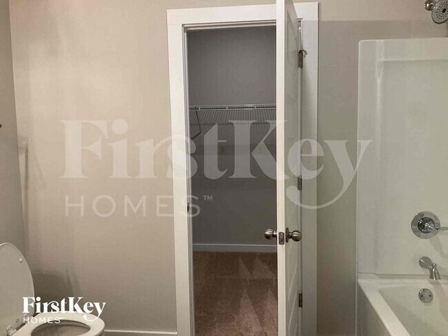 Building Photo - 130 Avalon Wy