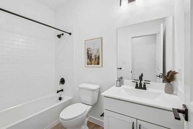 Building Photo - 121 Knight Byu Dr