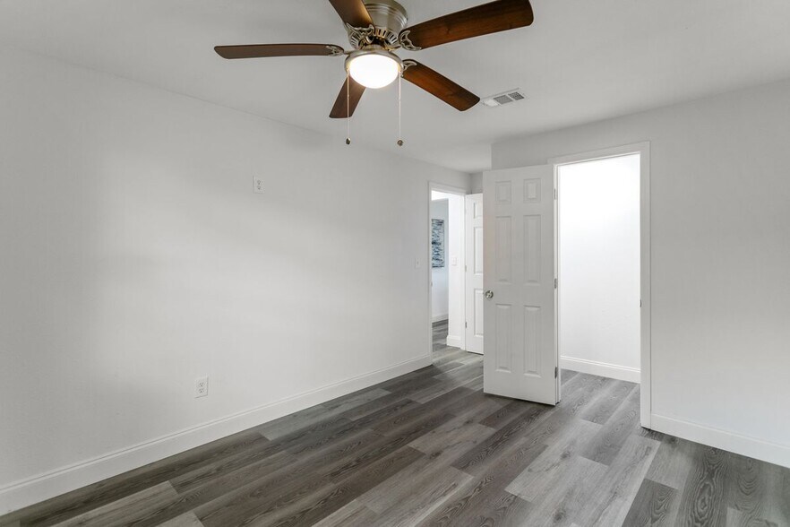 Building Photo - 5379 4th St