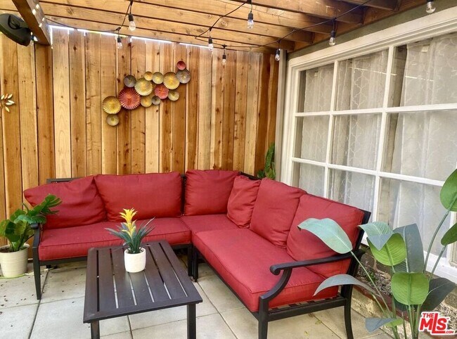 Building Photo - 5944 Irvine Ave