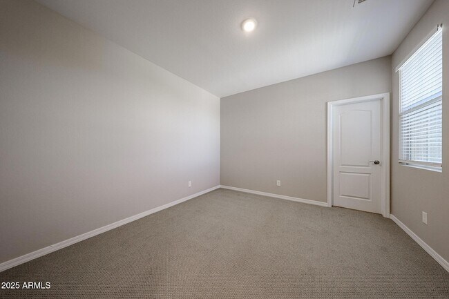 Building Photo - 3813 E Branham Ln