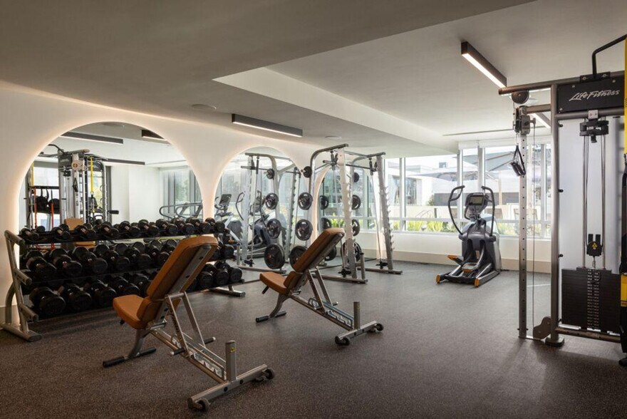 Building Photo - 240 S Taaffe St