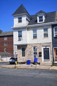 Building Photo - 1053 Lehigh St