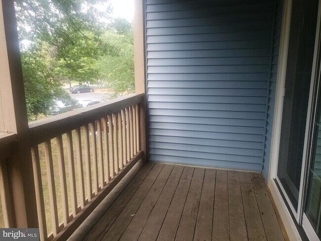 Building Photo - 5032 Beech Ct