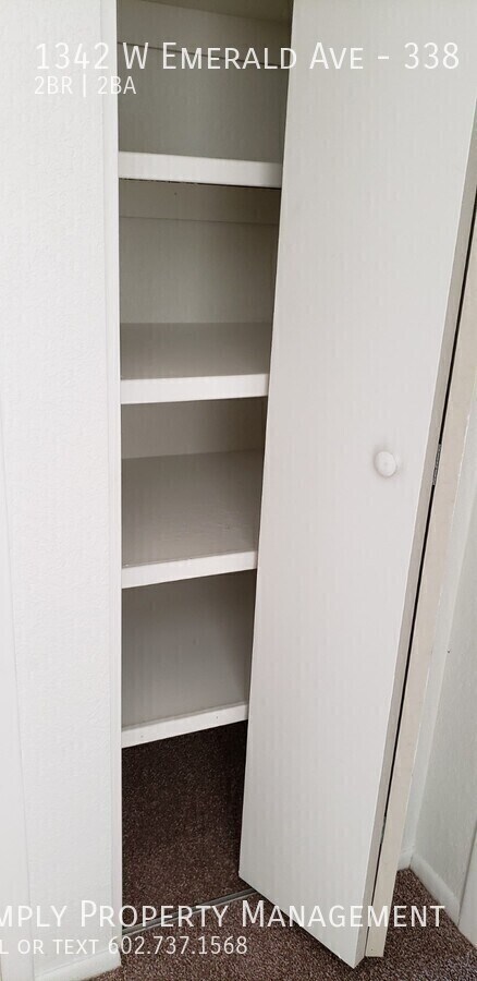 Building Photo - 1342 W Emerald Ave